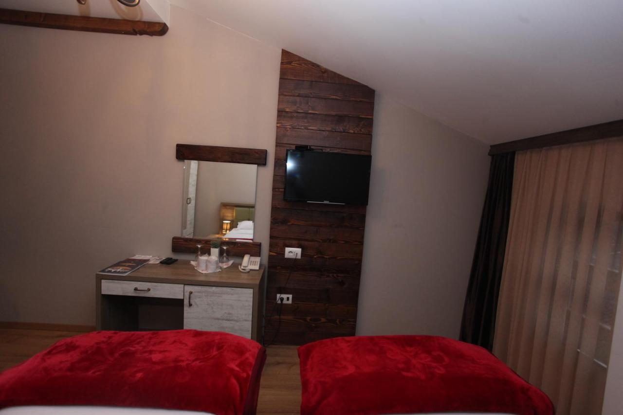 Hotel Happy Gjakova Экстерьер фото